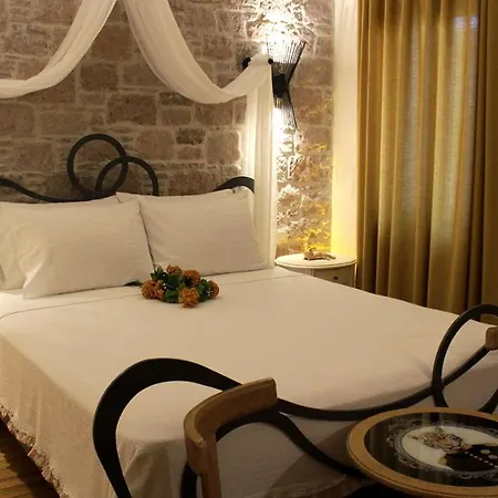Otel ına Cunda Art