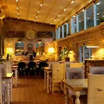 Ina Cunda Art Hotell *