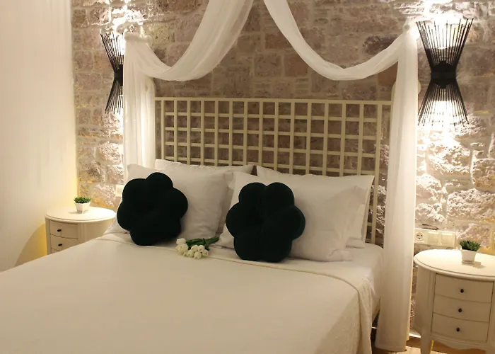 Ina Cunda Art فندق